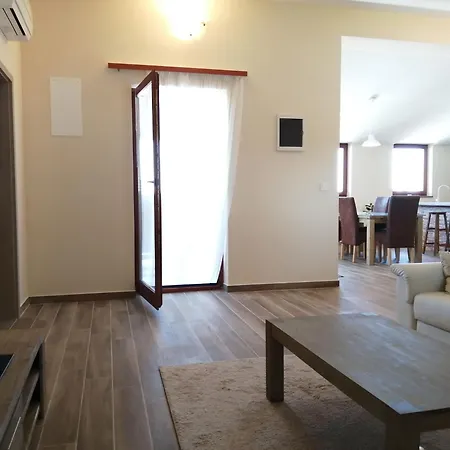 Mit Drei Schlafzimmern Und Meerblick Apartamento Medulin