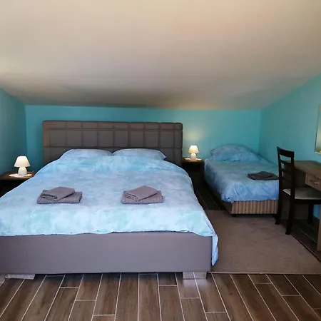 Mit Drei Schlafzimmern Und Meerblick Apartamento Medulin