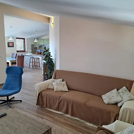 Apartamento Mit Drei Schlafzimmern Und Meerblick *